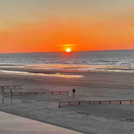 With Sea View Near Belgian Coast, Cleaning Included Апартаменты *